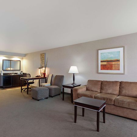 Hampton Inn & Suites Roseville Εξωτερικό φωτογραφία