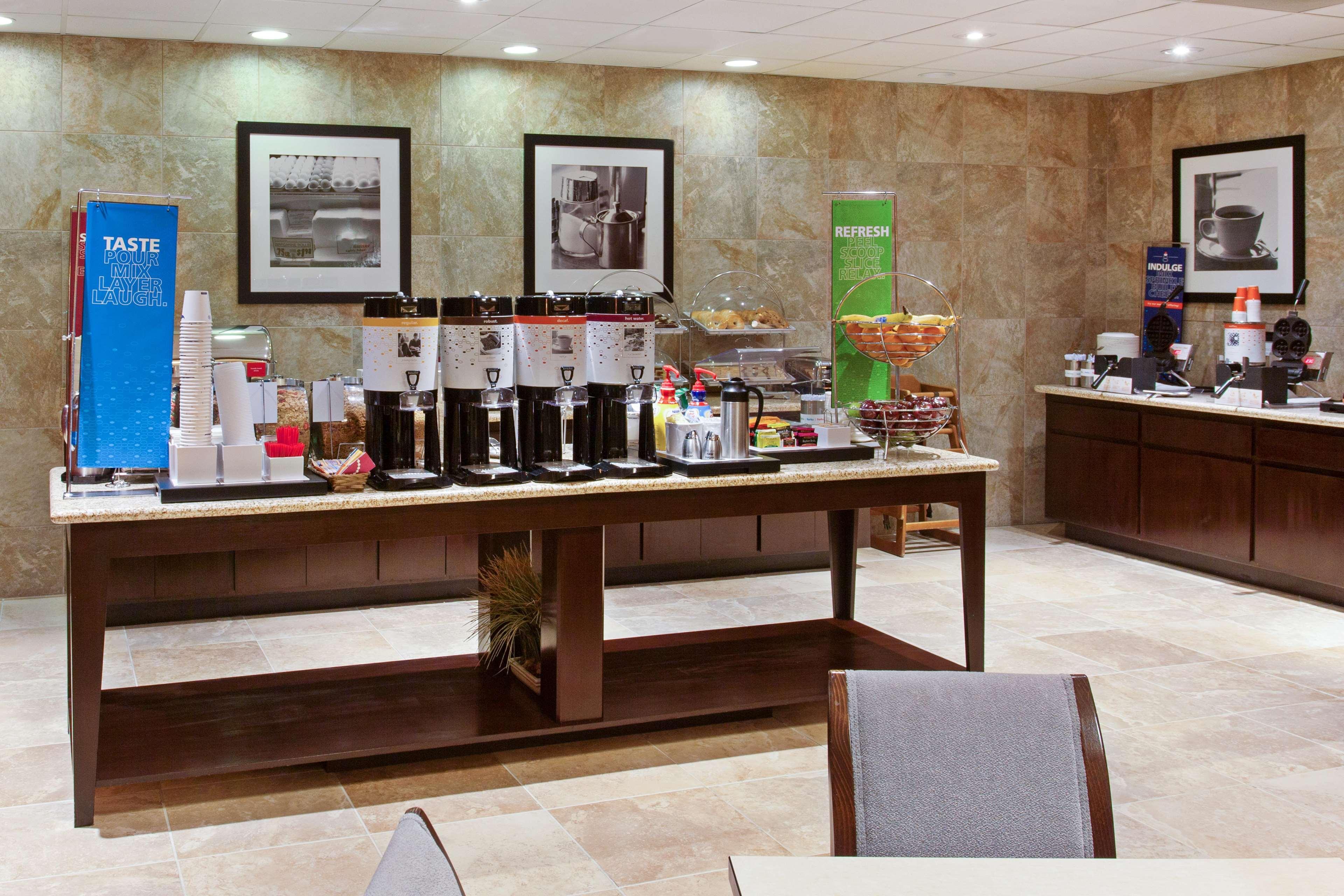 Hampton Inn & Suites Roseville Εξωτερικό φωτογραφία