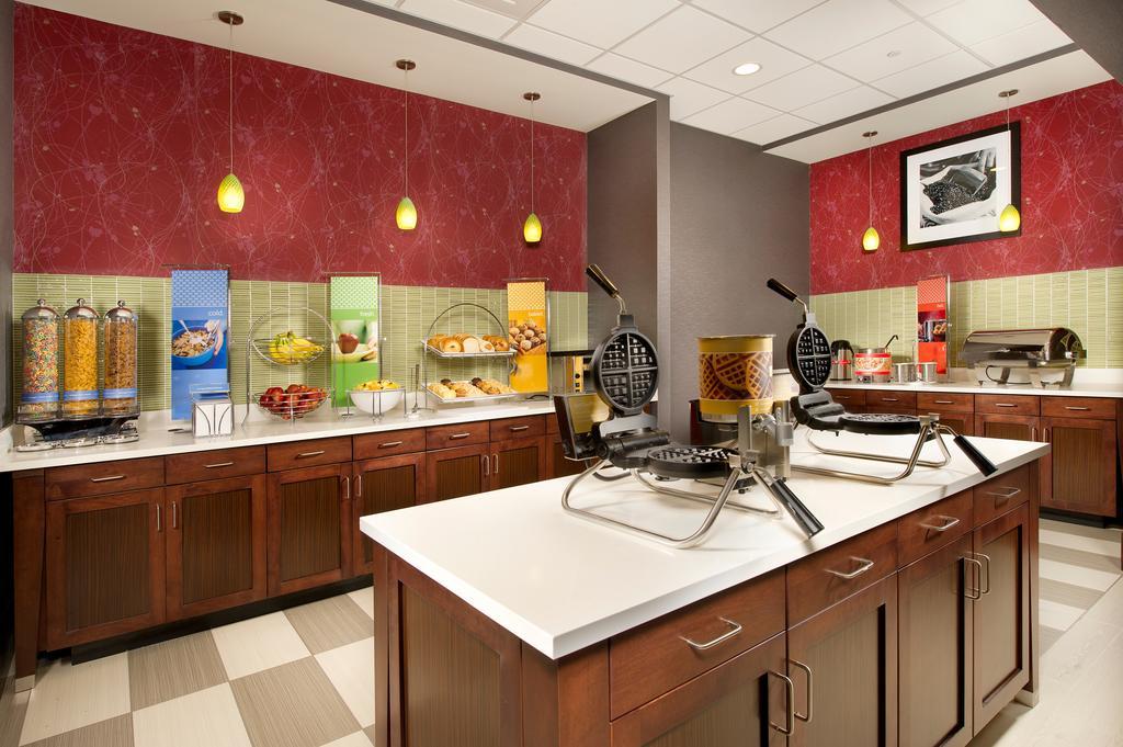 Hampton Inn & Suites Roseville Εξωτερικό φωτογραφία